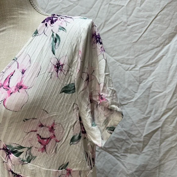 NWT Candies White and Pink Floral Blouse Size XXL - Picture 3 of 8